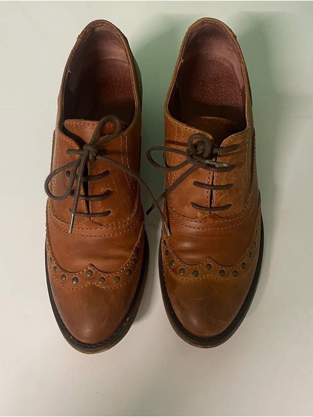 Women’s Tan Leather Brogue Lace-Up Shoes